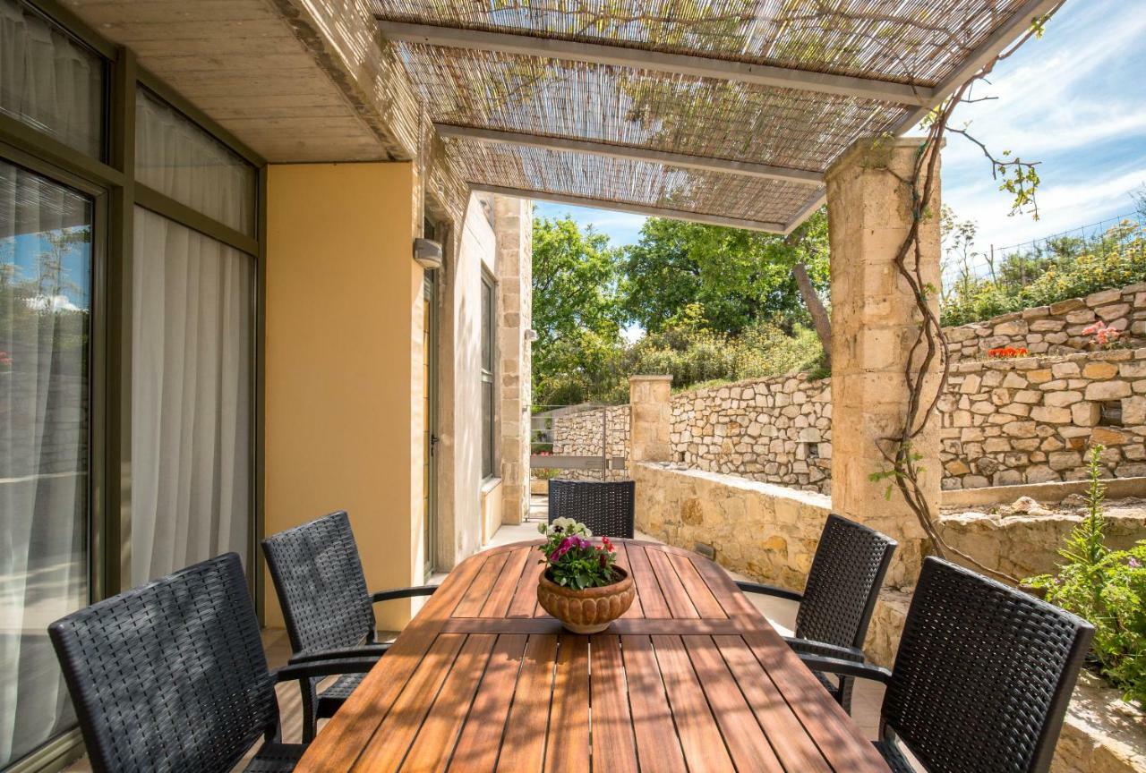 Anna Boutique Villas Mixorrouma Exterior photo